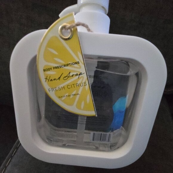 Body Prescriptions Hand Soap Fresh Citrus Scent 16.9 fl oz/500 mL - Picture 2 of 7
